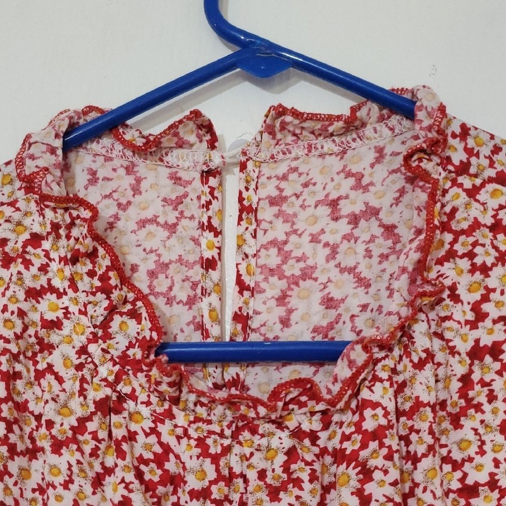 Womens Small Red and White Floral Dress 🌎5/$10🌏 - Picture 4 of 7